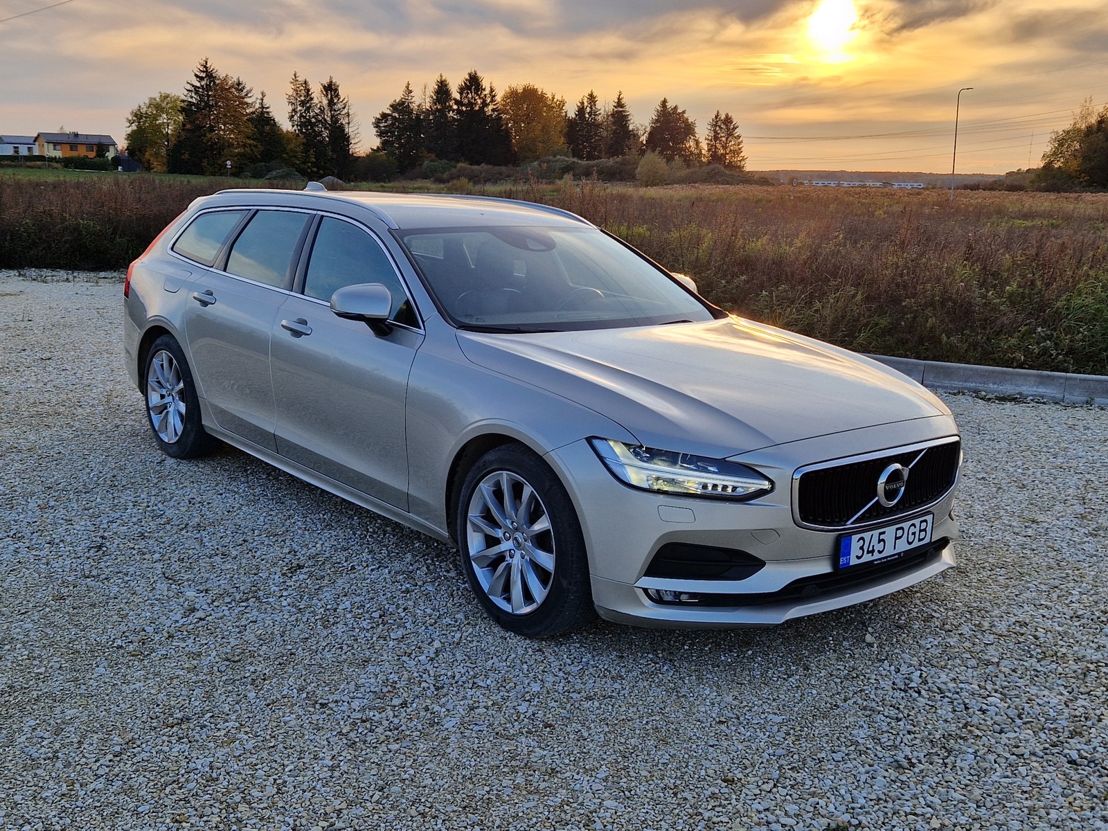 Volvo V90 2019, kuva 4/9