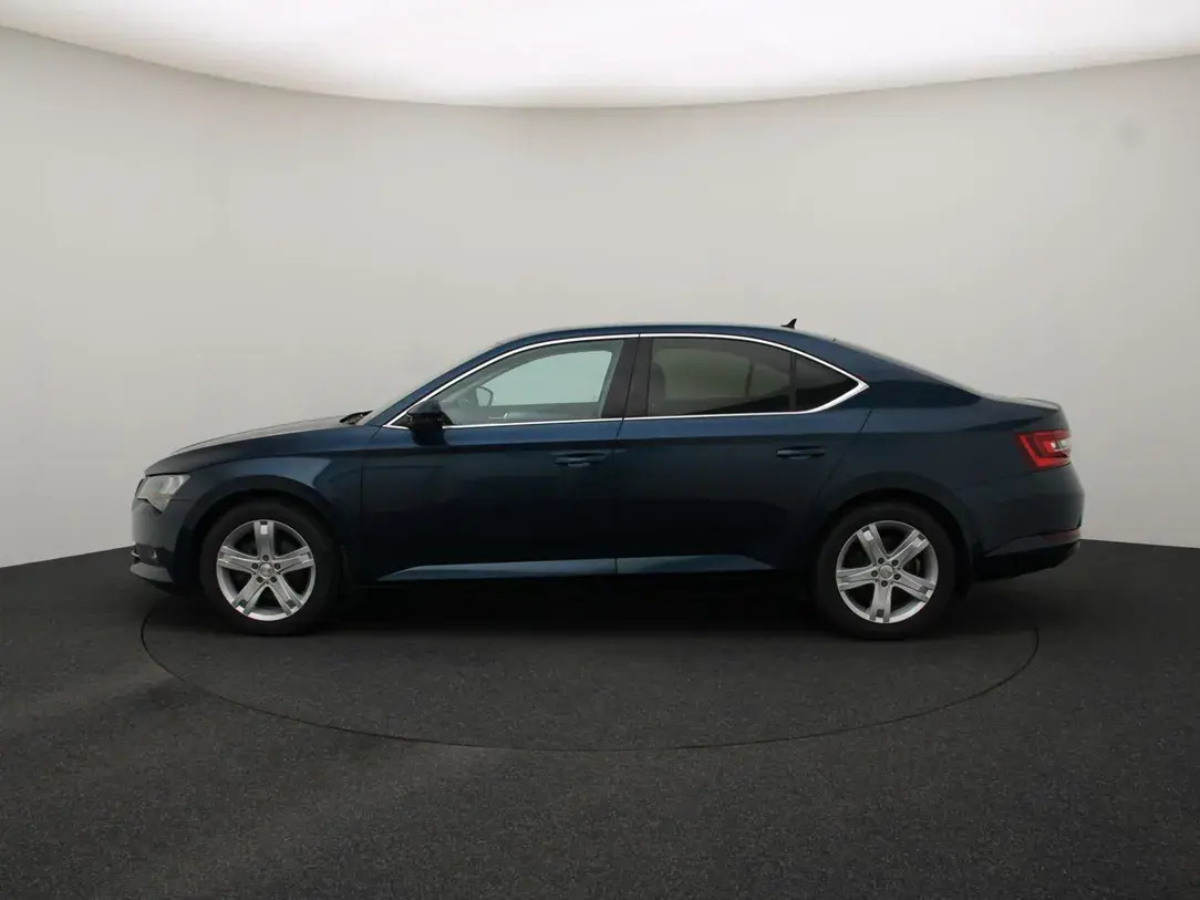 Škoda Superb 2016, photo 6/31