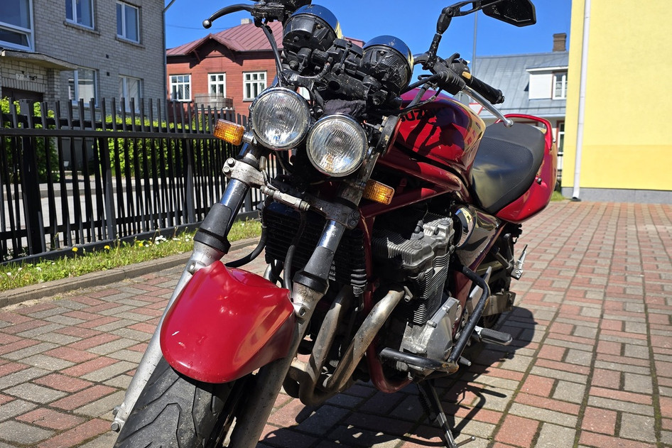 Suzuki GSF 600S, 2000, 0.6, 57 kW, benzīns, manuālā, aizmugurējā piedziņa