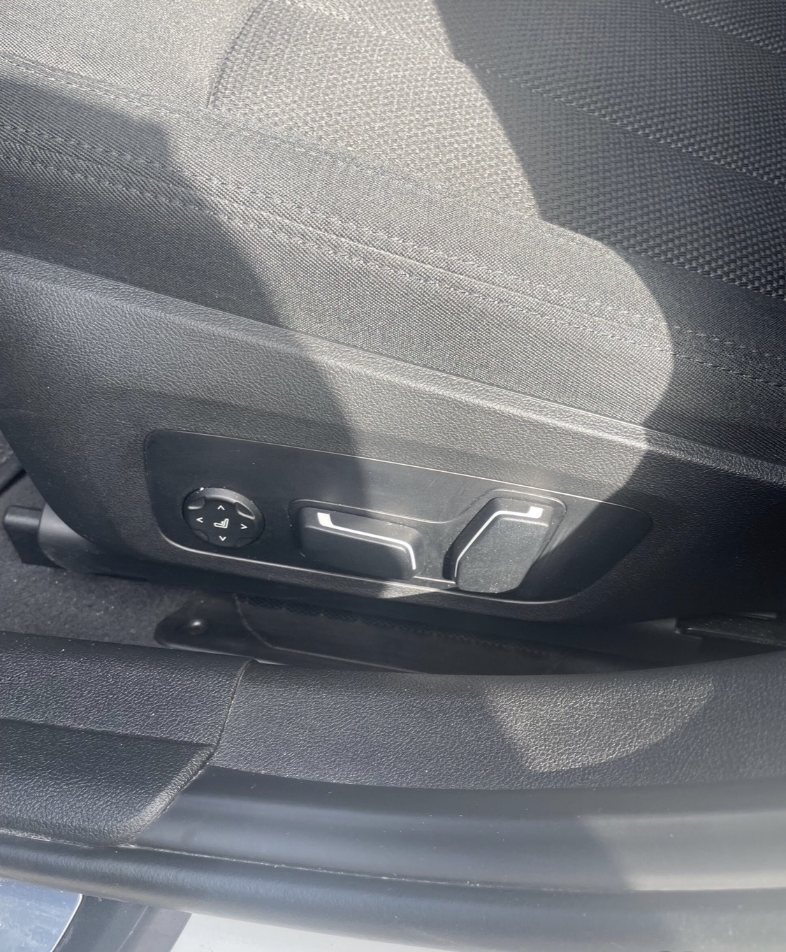 BMW 320 PHEV 2024, photo 6/10