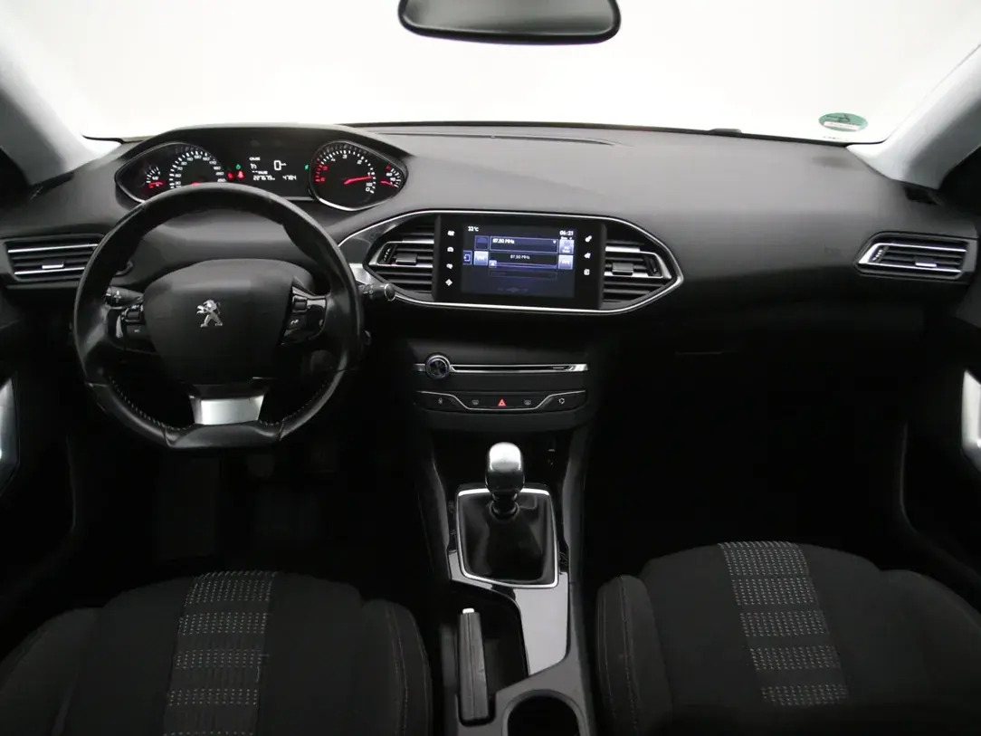 Peugeot 308 2015, kuva 2/31