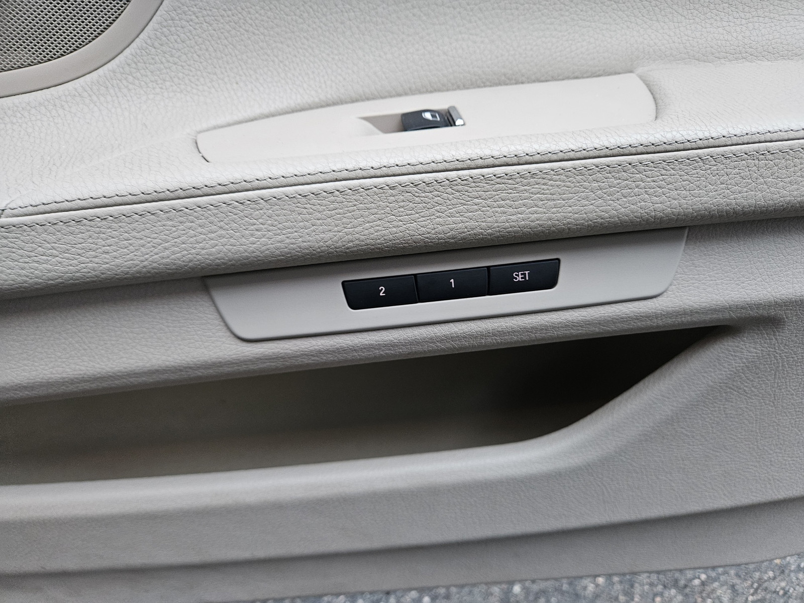 BMW 730 2015, photo 7/16