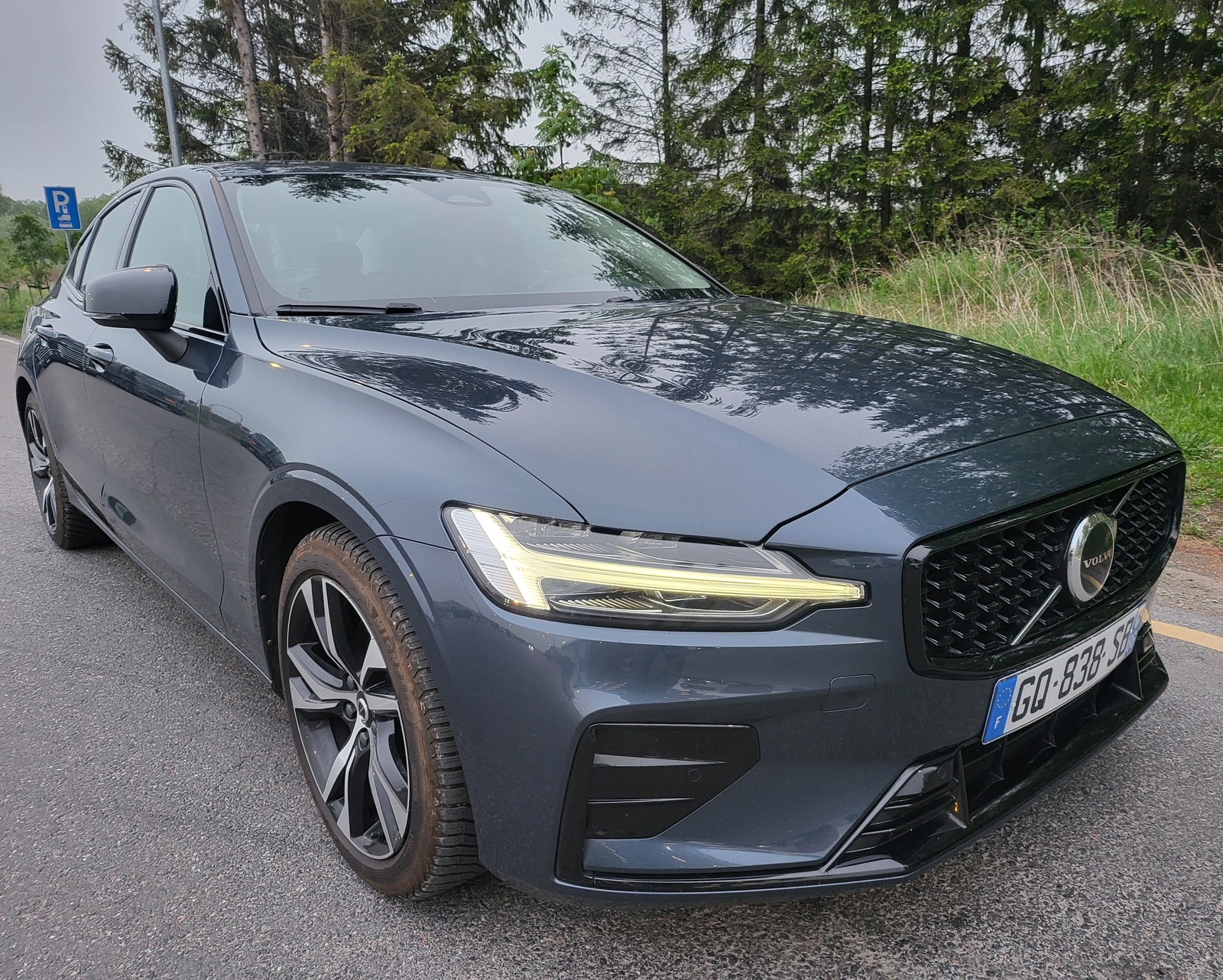 Volvo S60 2023, photo 2/16