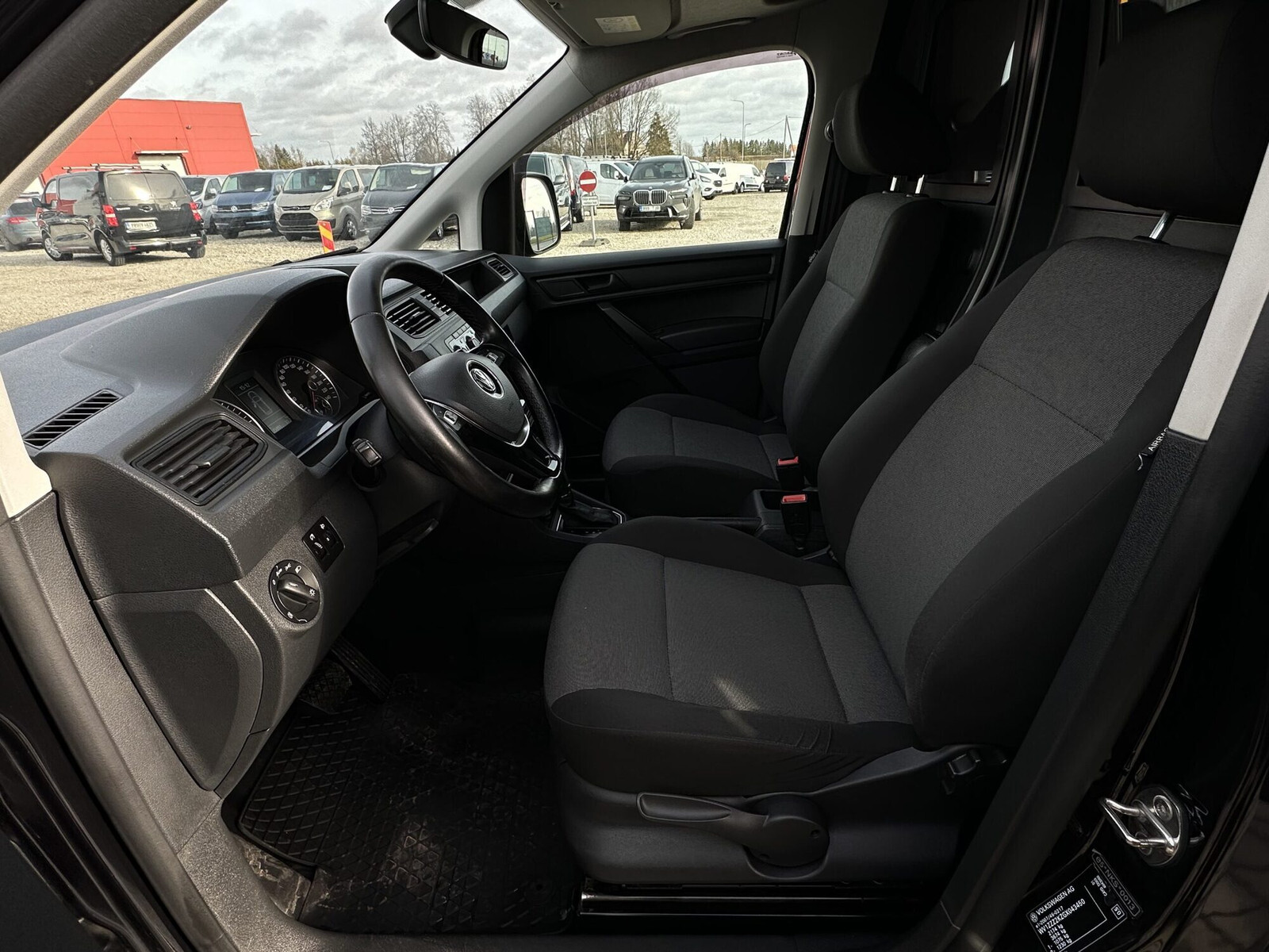 Volkswagen Caddy 2016, photo 6/17