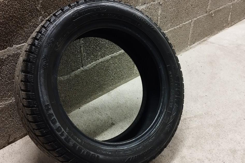 Used studless winter tire 195/55R16 Kormoran