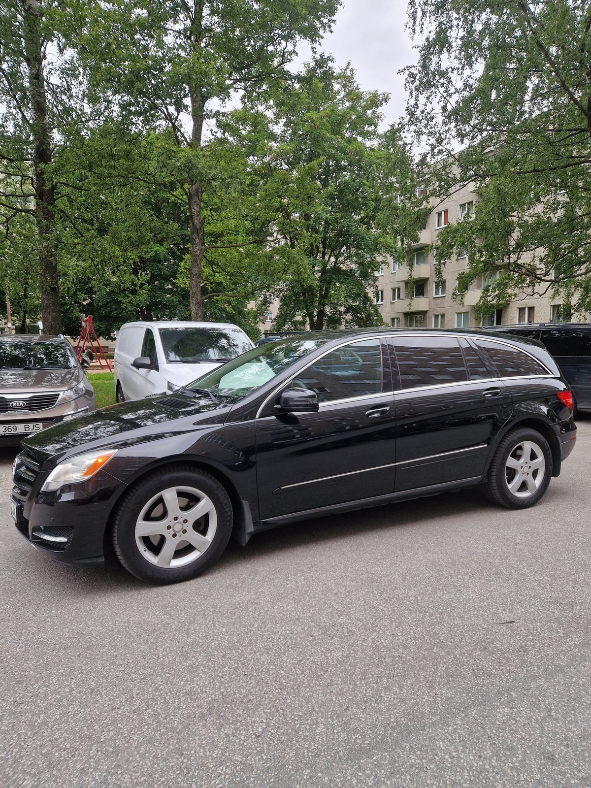 Mercedes-Benz R 350 2012, kuva 4/10