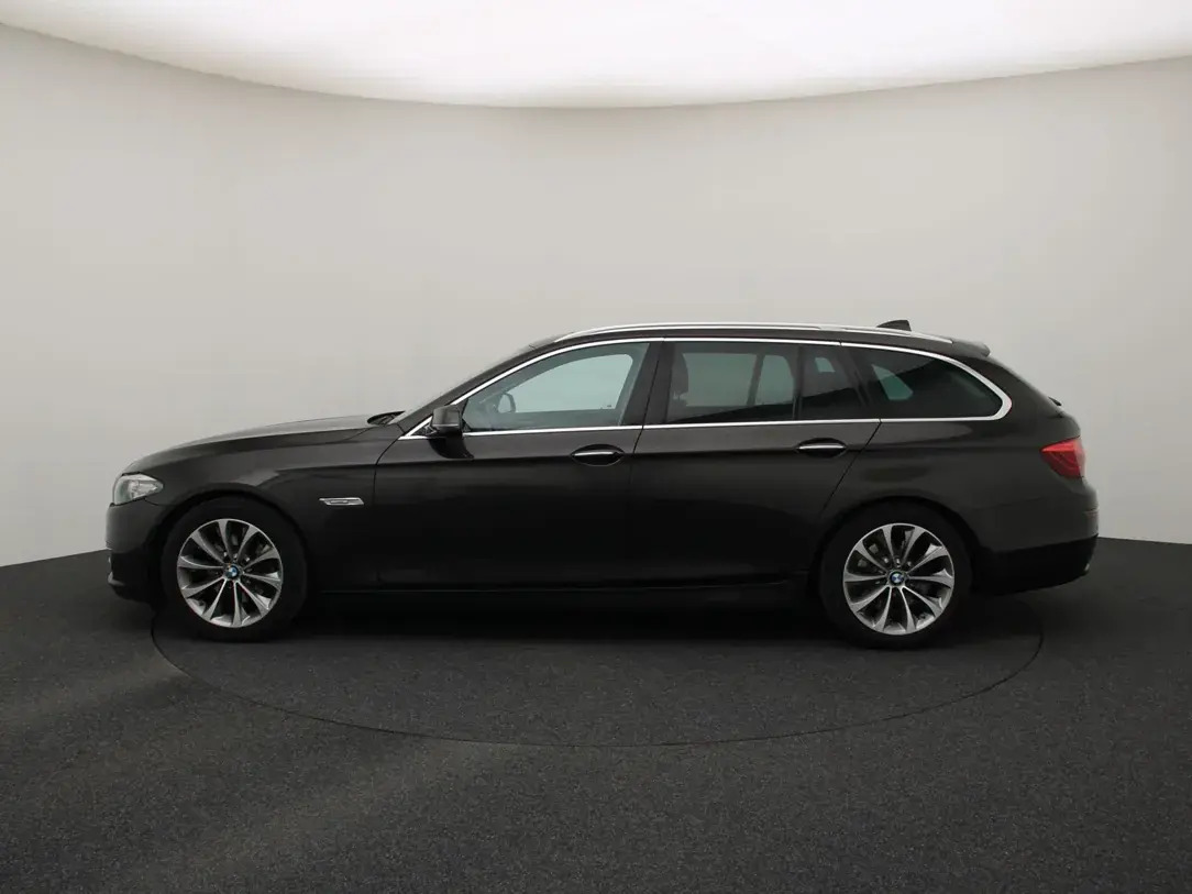 BMW 520 Luxury Edition 2.0 140kW 2016, photo 6/39