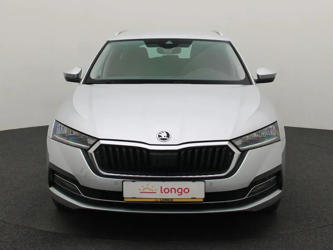 Škoda Octavia 2022, photo 3/10