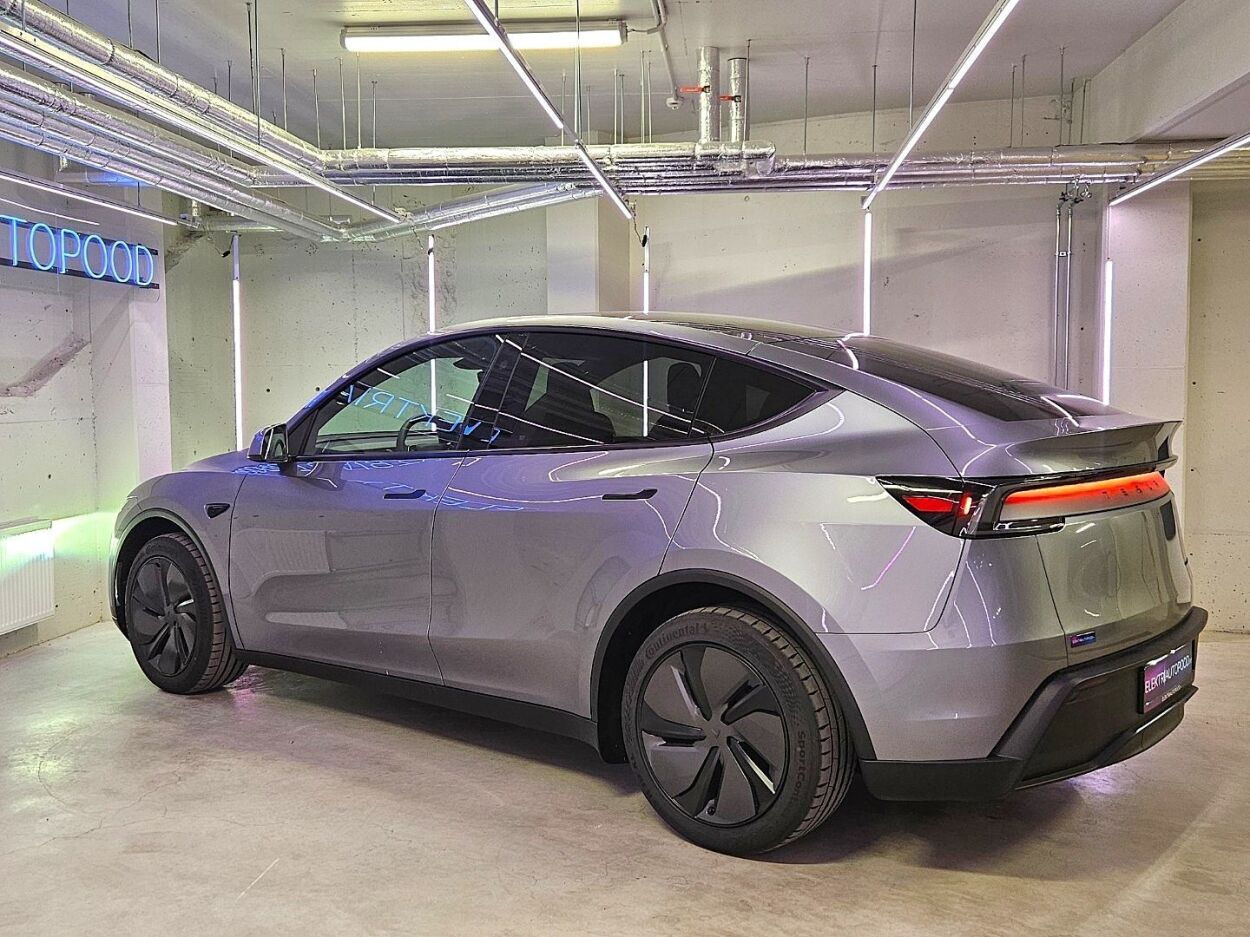 Tesla Model Y 2026, photo 5/43