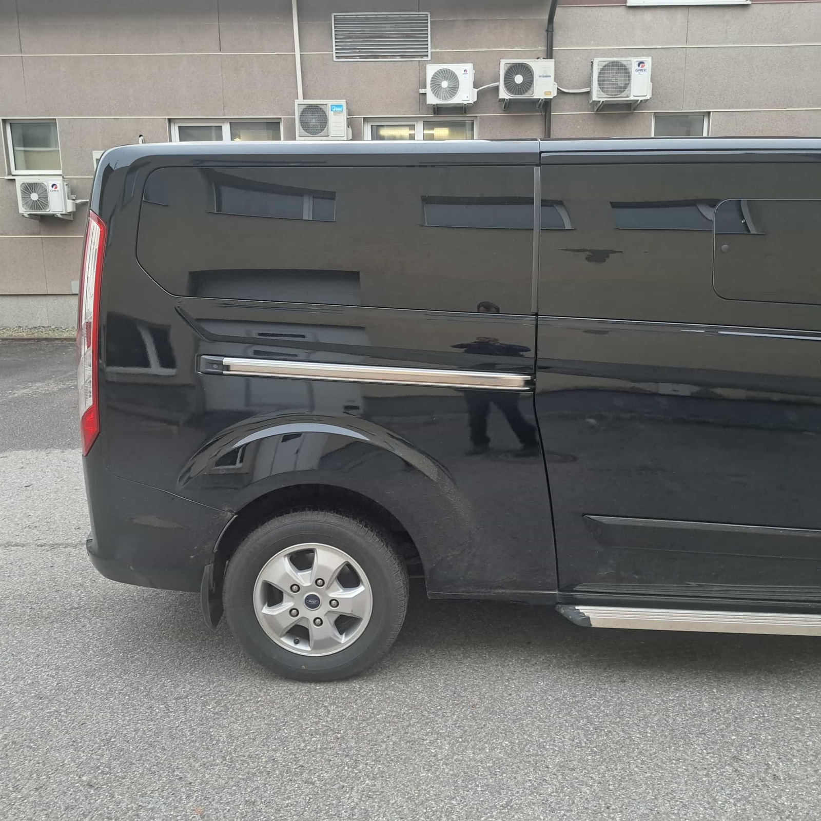 Ford Tourneo Custom 2017, photo 6/10