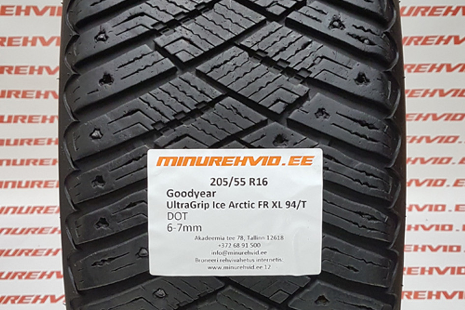 Used studded tire 205/55R16 GoodYear UltraGrip Ice Arctic FR XL 94/T