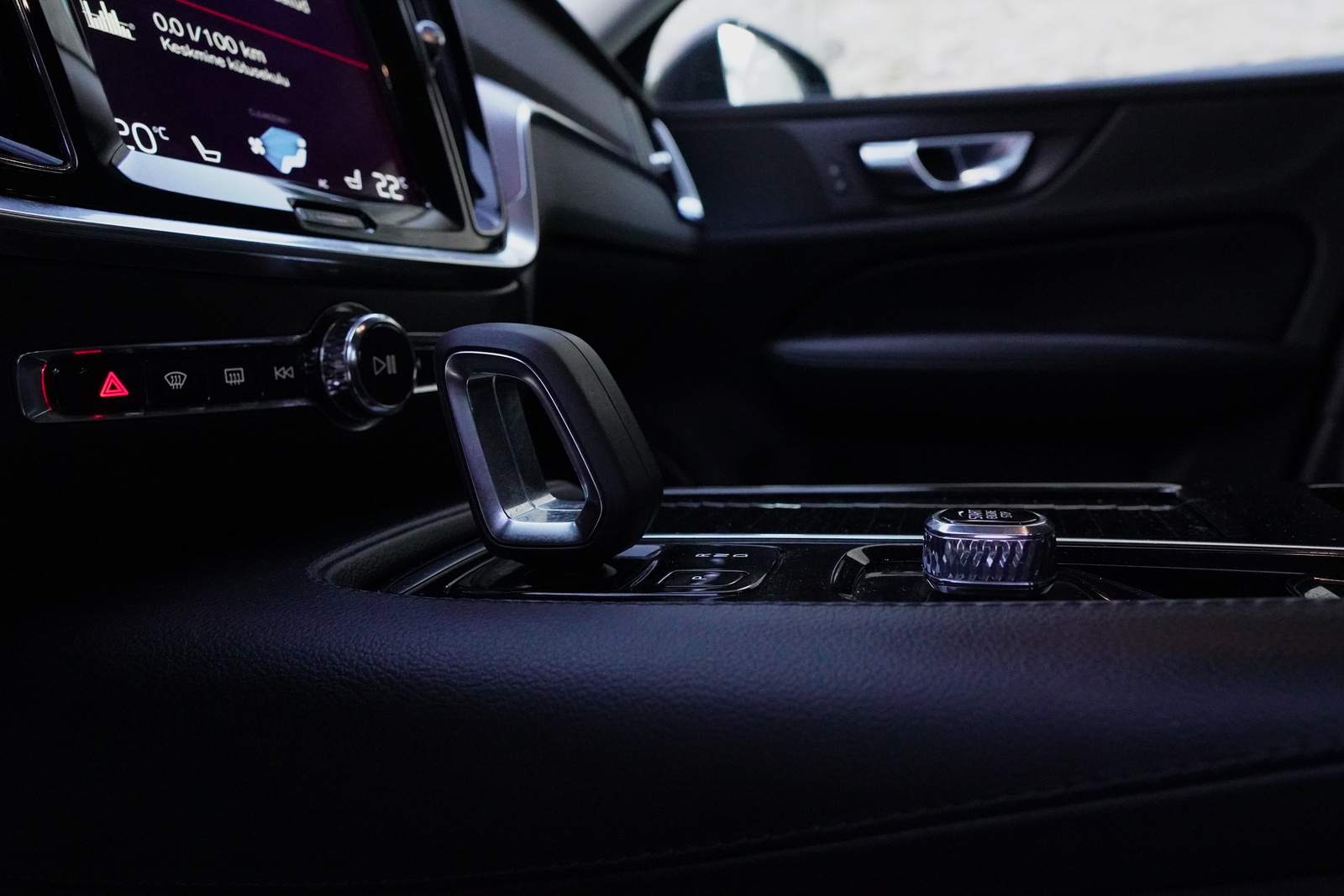 Volvo V60 2021, kuva 4/14