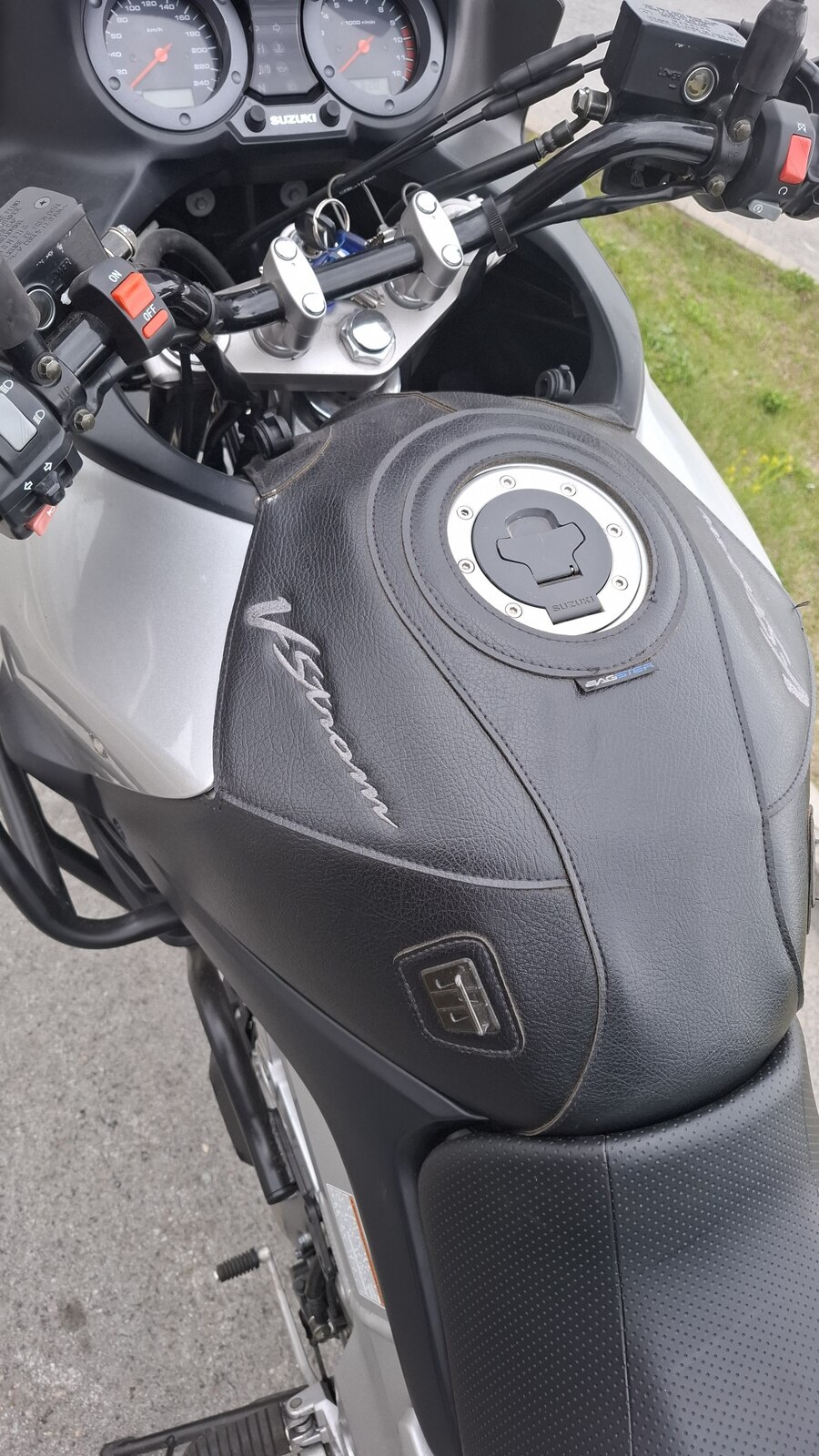 Suzuki DL 1000 2004, kuva 4/6