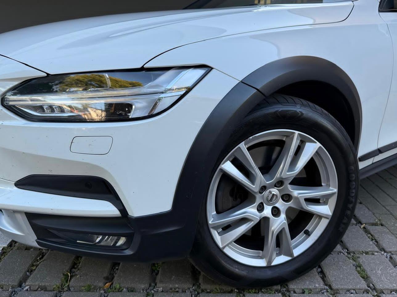 Volvo V90 Cross Country 2019, photo 2/10