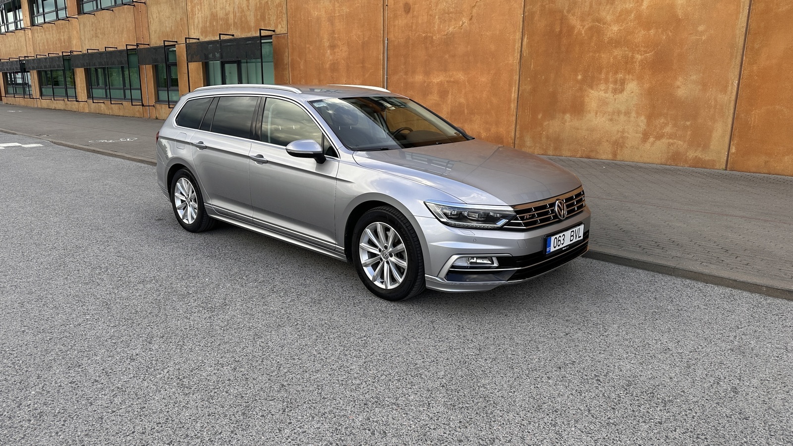 Volkswagen Passat 2019, photo 3/15