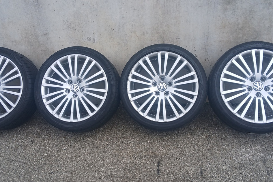 Подержанный легкосплавный диск+летняя шина 225/40R18, Volkswagen (Ronal)