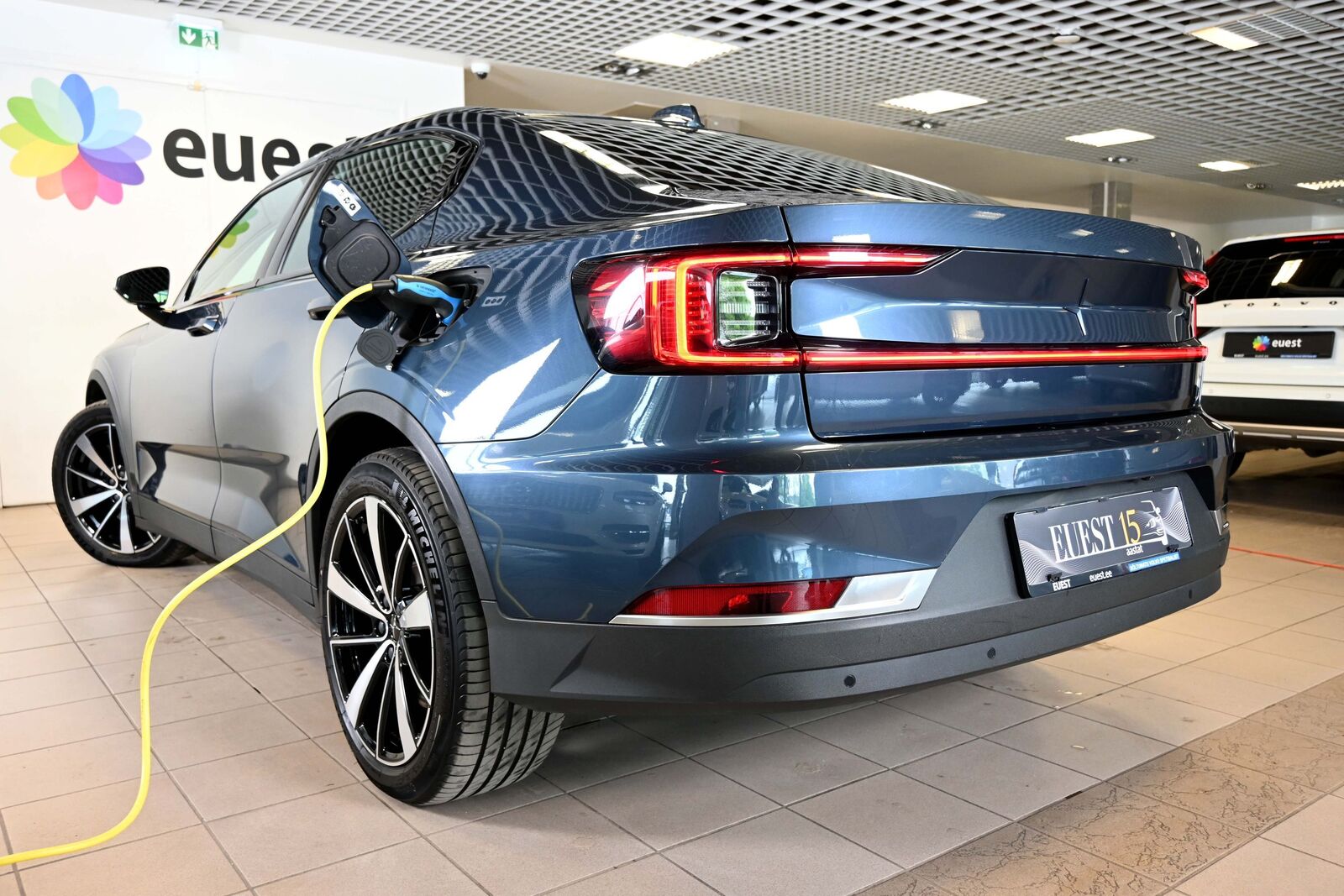 Polestar 2 2021, kuva 3/10