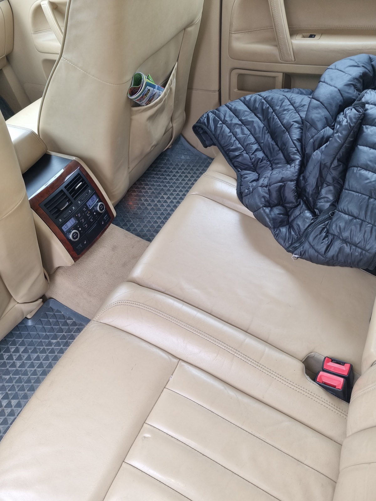 Volkswagen Touareg 2008, kuva 8/8