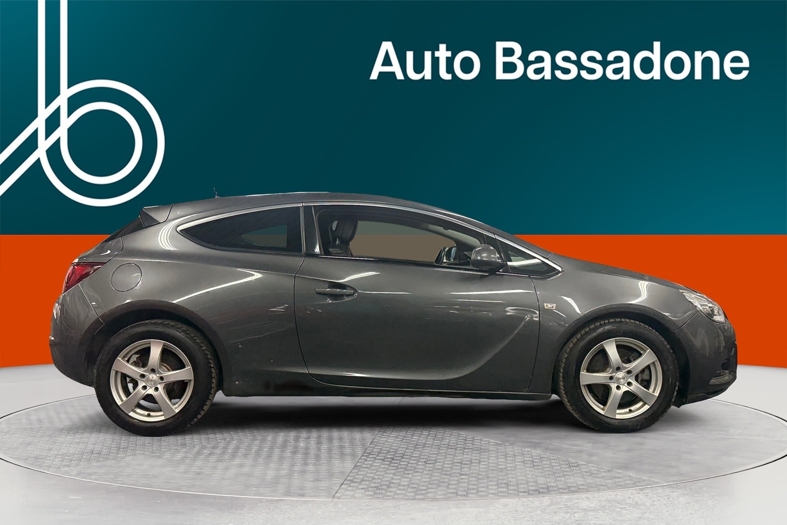 Opel Astra 2013, photo 6/10