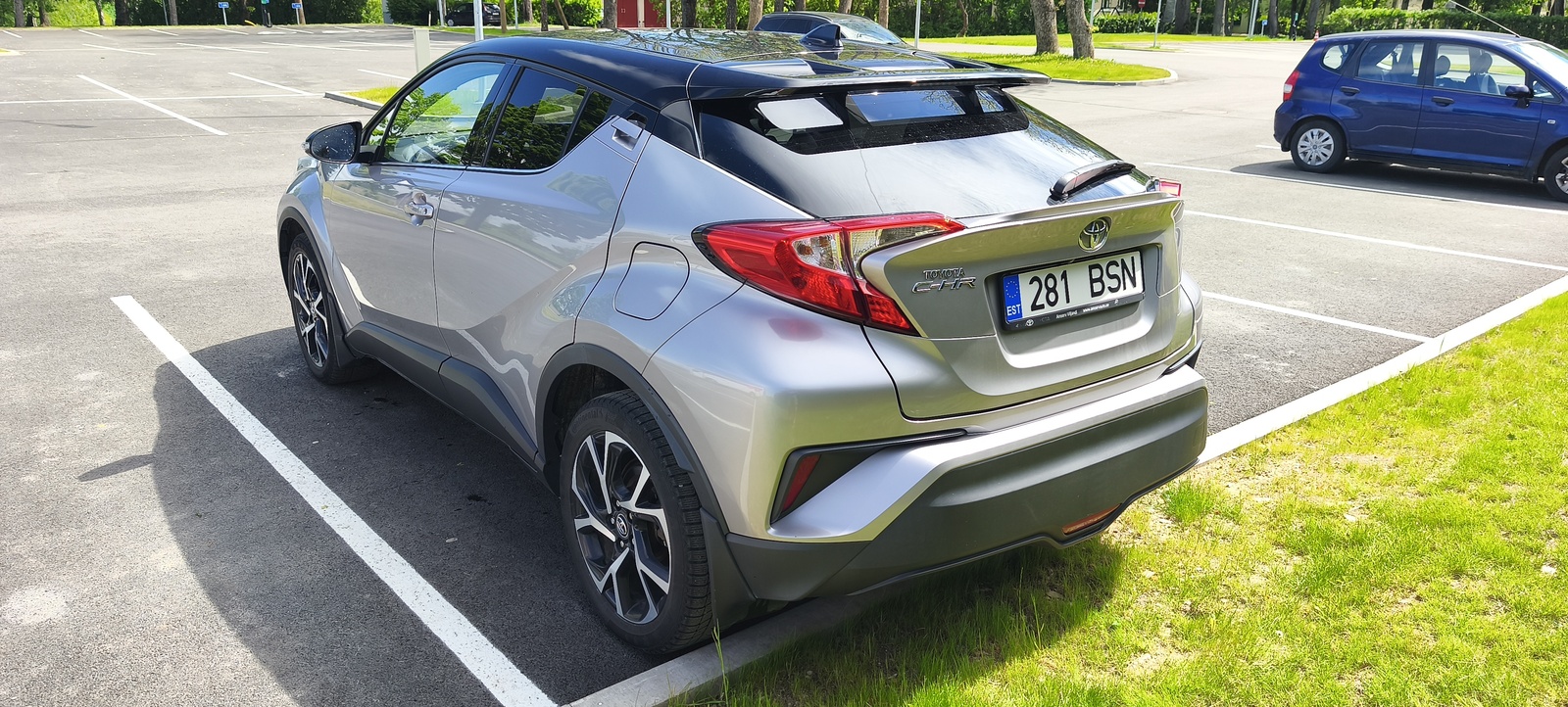 Toyota C-HR 2017, photo 4/14