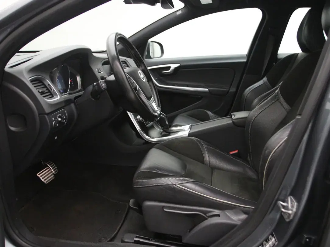 Volvo V60 R-Design Business 2.0 110kW 2016, kuva 4/35