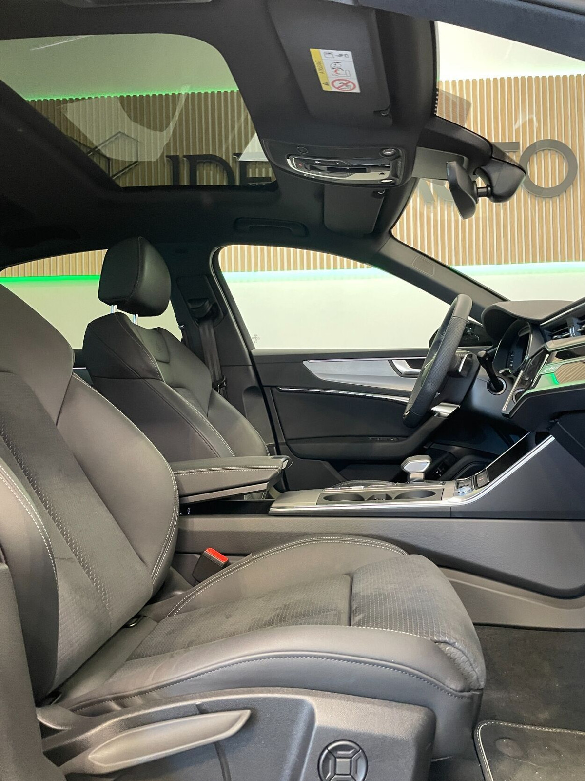 Audi A6 2024, photo 7/22