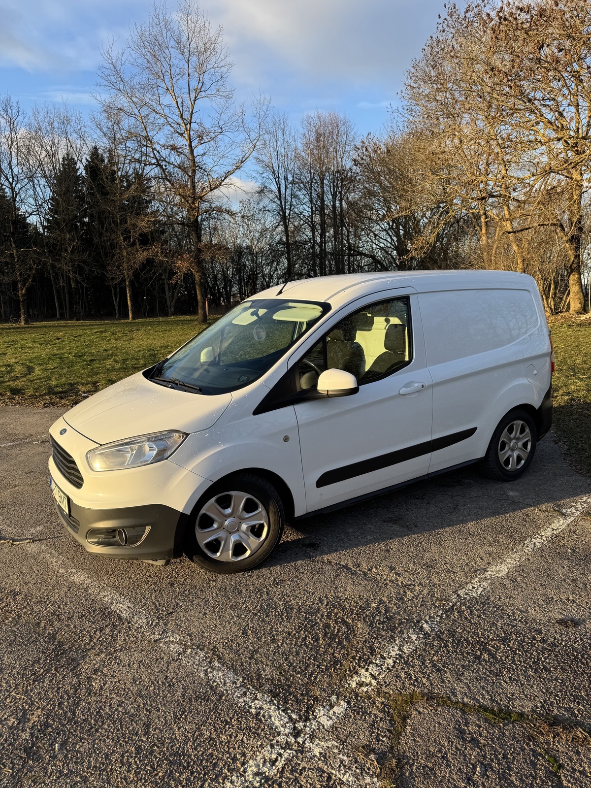 Ford Transit Courier 2014, kuva 4/6