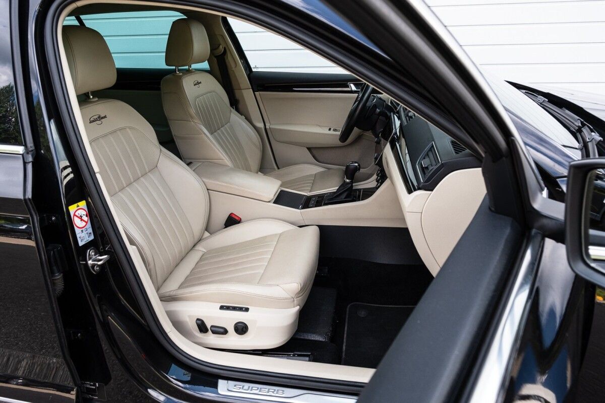 Škoda Superb 2022, kuva 7/10