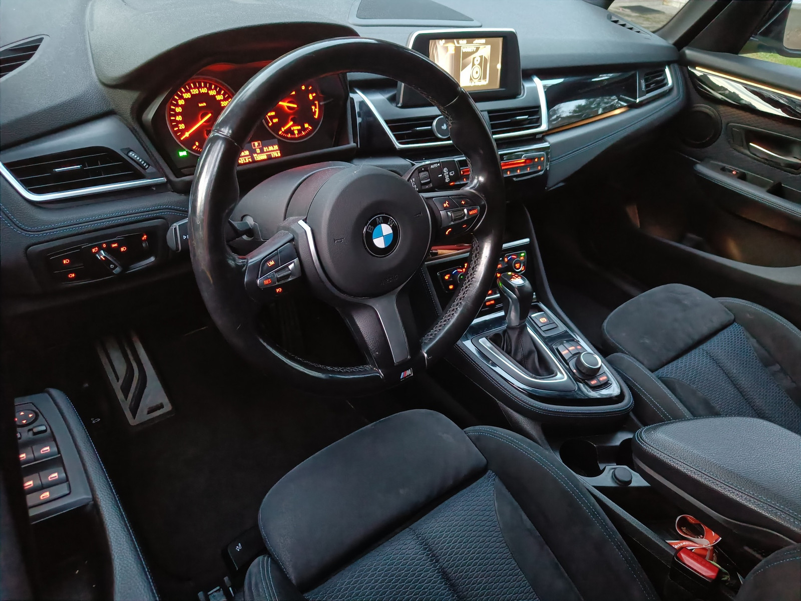 BMW 218 Active Tourer 2015, photo 7/11