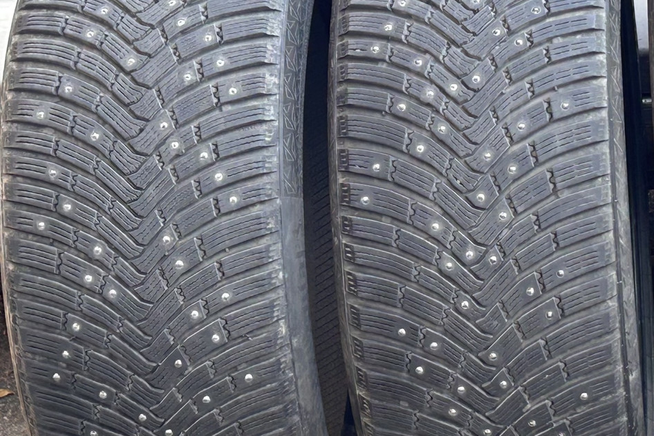 Подержанный шипованная шина 255/40R19 Continental ICECONTACT 3