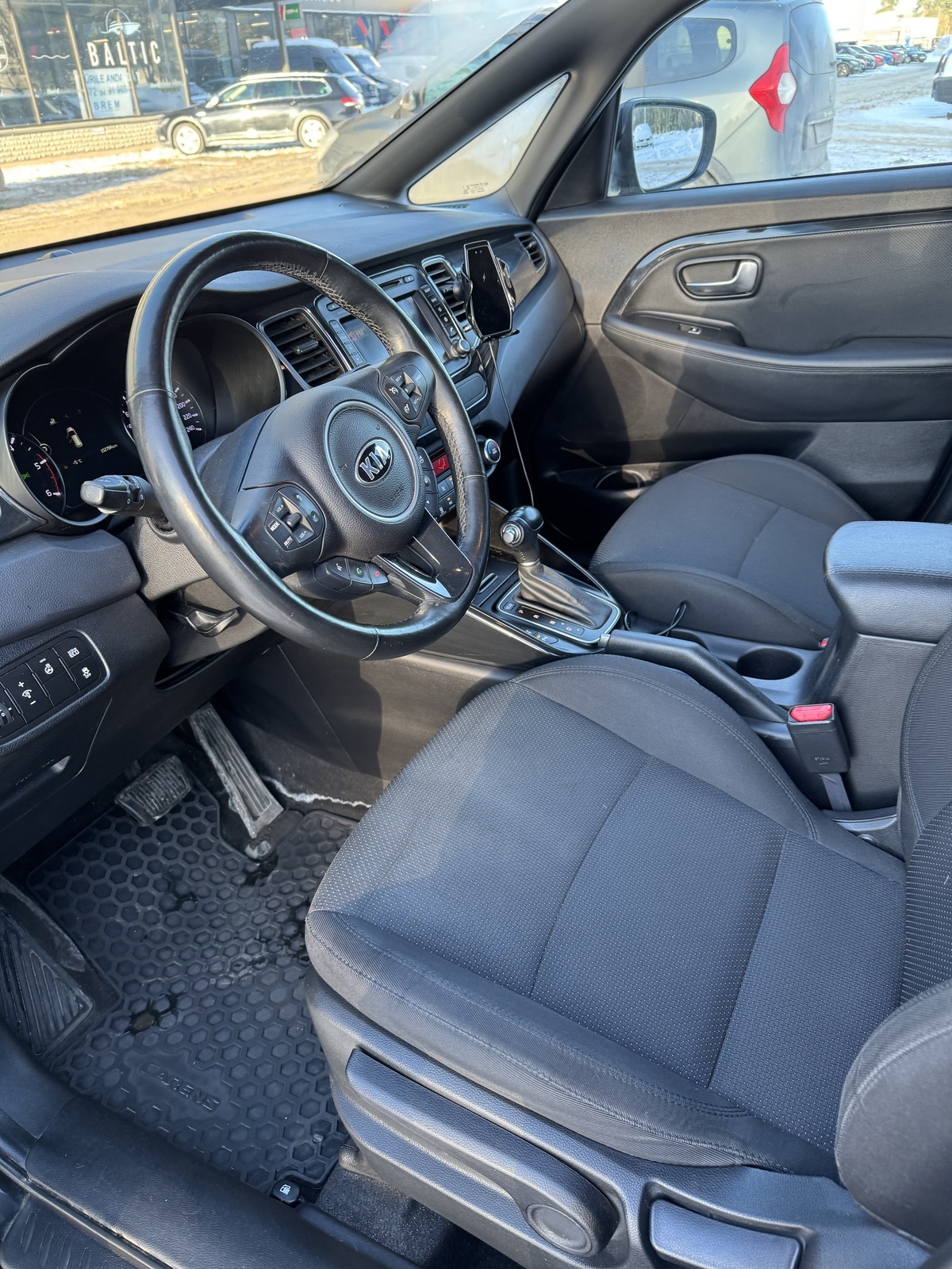 Kia Carens 2017, photo 8/8