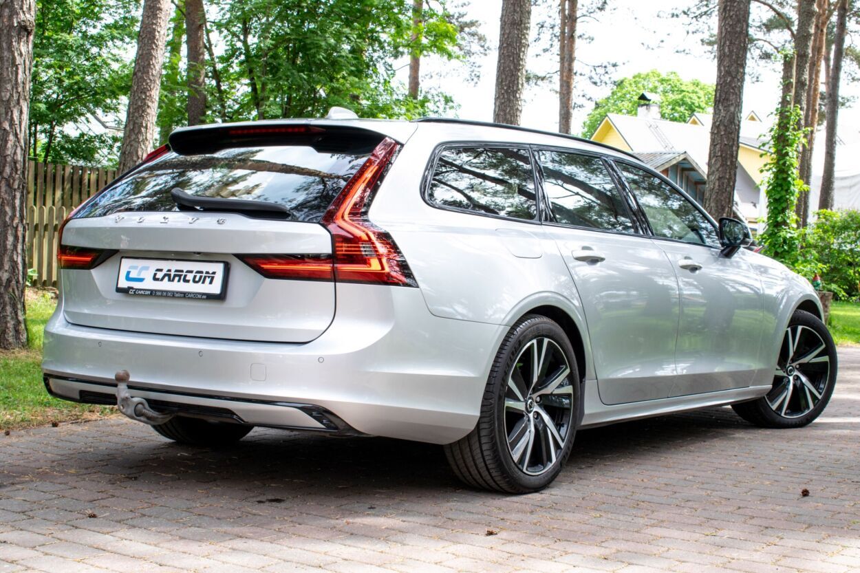 Volvo V90 2022, photo 2/17