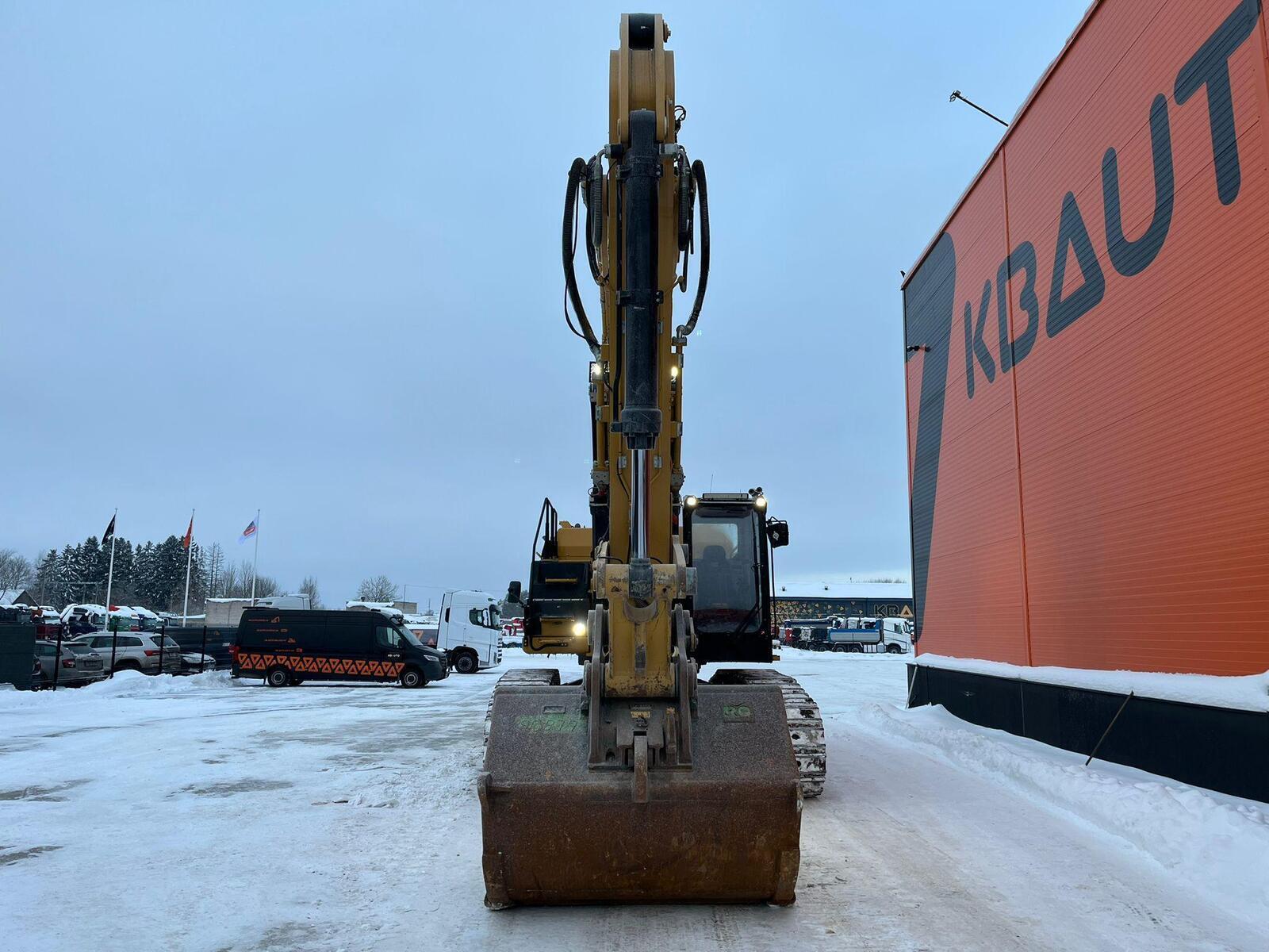 Caterpillar 352, kuva 2/27