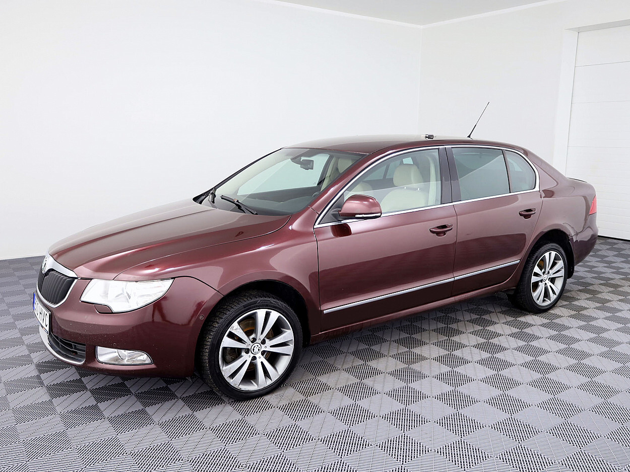 Škoda Superb 2009, photo 2/9