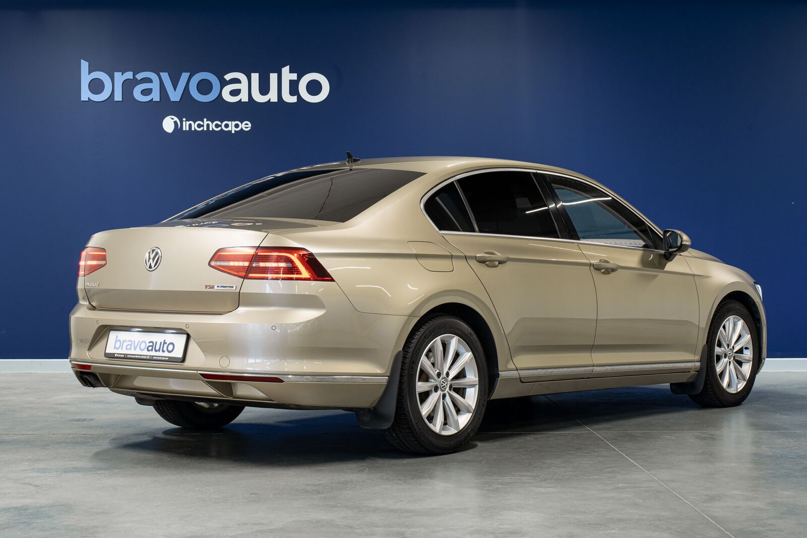Volkswagen Passat 2016, photo 3/20