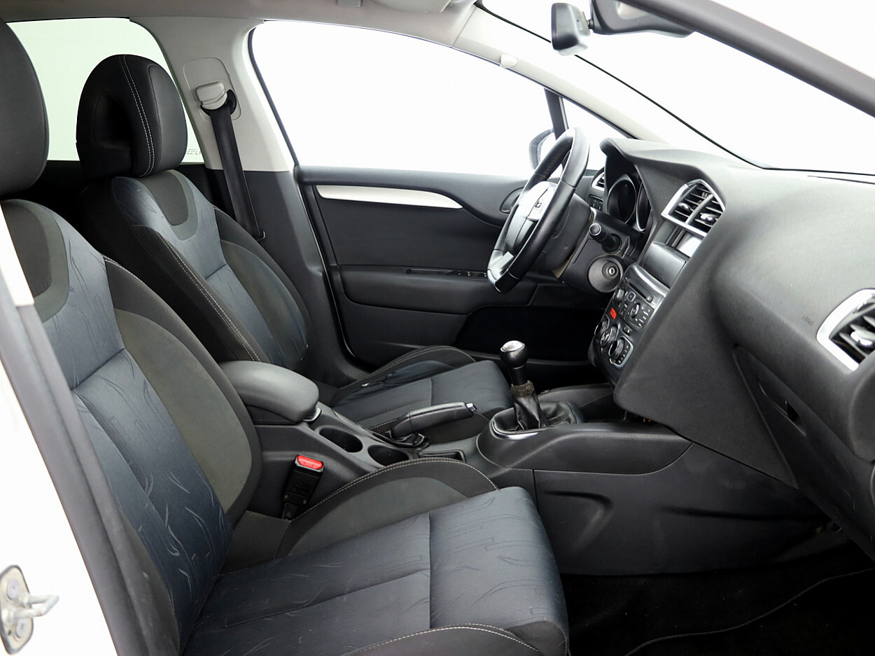 Citroën C4 2015, kuva 6/8