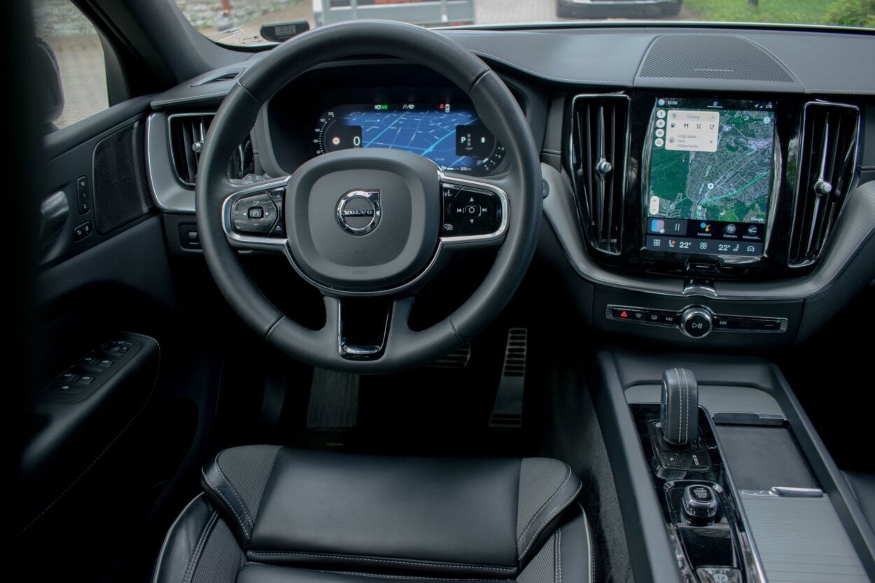 Volvo XC60 2022, photo 3/18