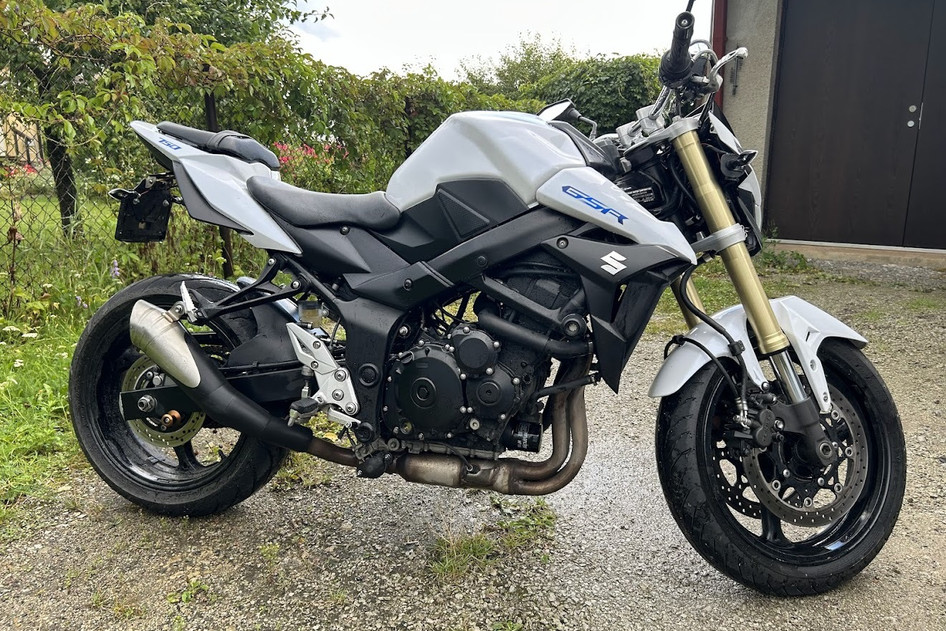 Suzuki GSR 750, 2011, 0.7, 78 kW, бензин, механическая, задний привод