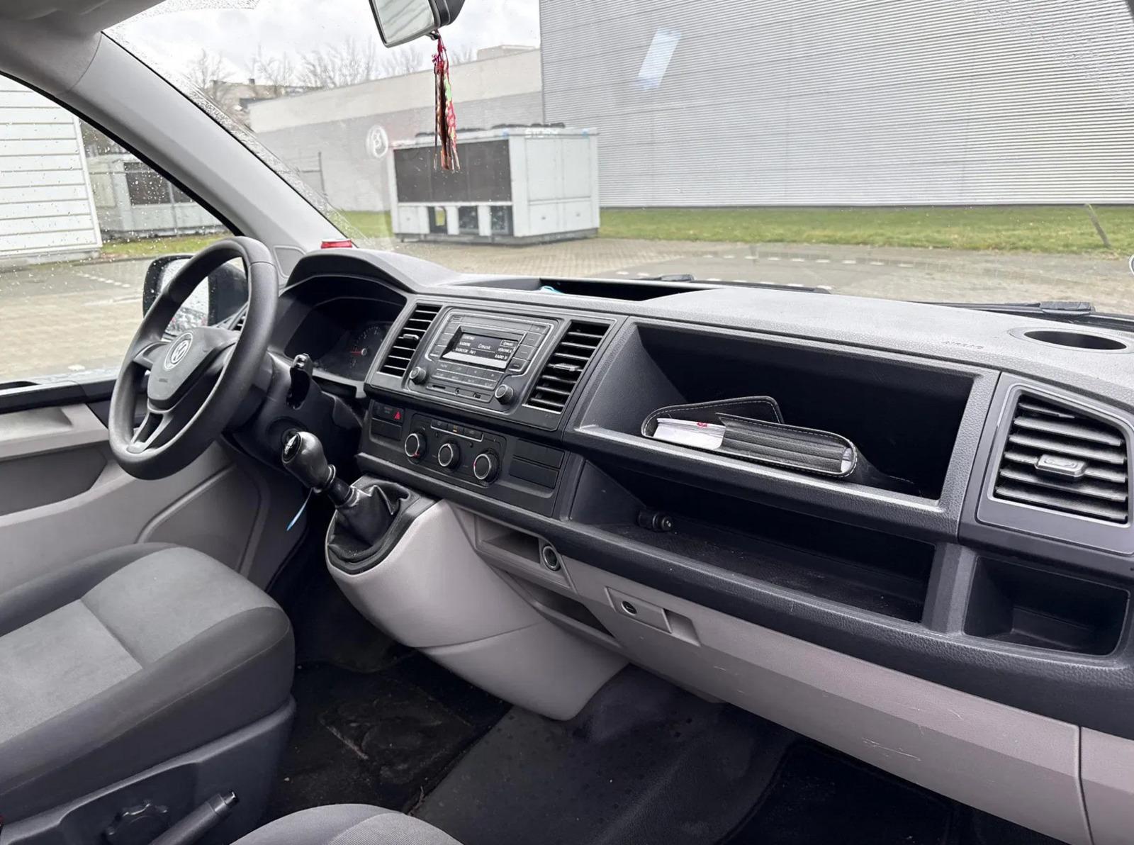 Volkswagen Transporter 2018, photo 6/10