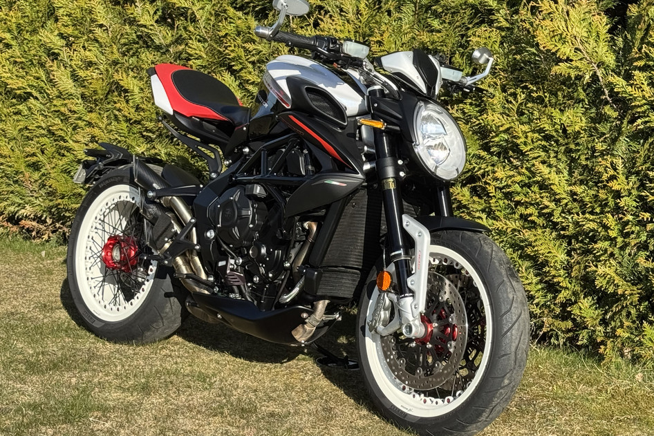 MV Agusta, 2019, 0.8, 103 kW, bensiin, manuaal, tagavedu