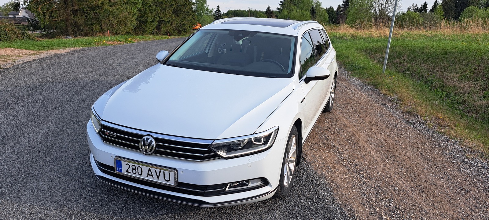 Volkswagen Passat 2015, photo 2/10