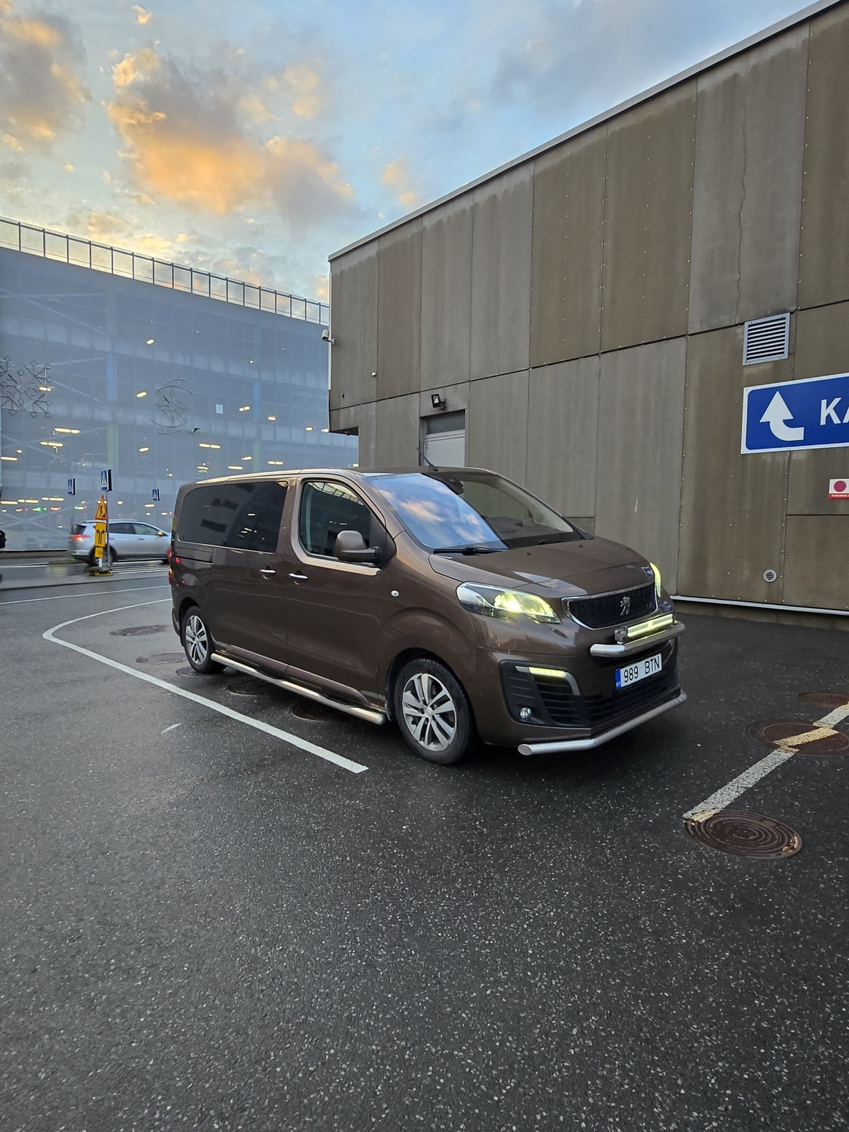 Peugeot Traveller 2017, photo 4/27