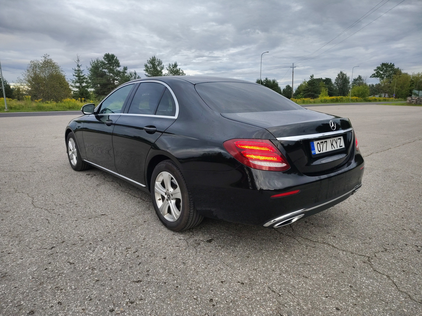 Mercedes-Benz E 220 2017, kuva 2/8