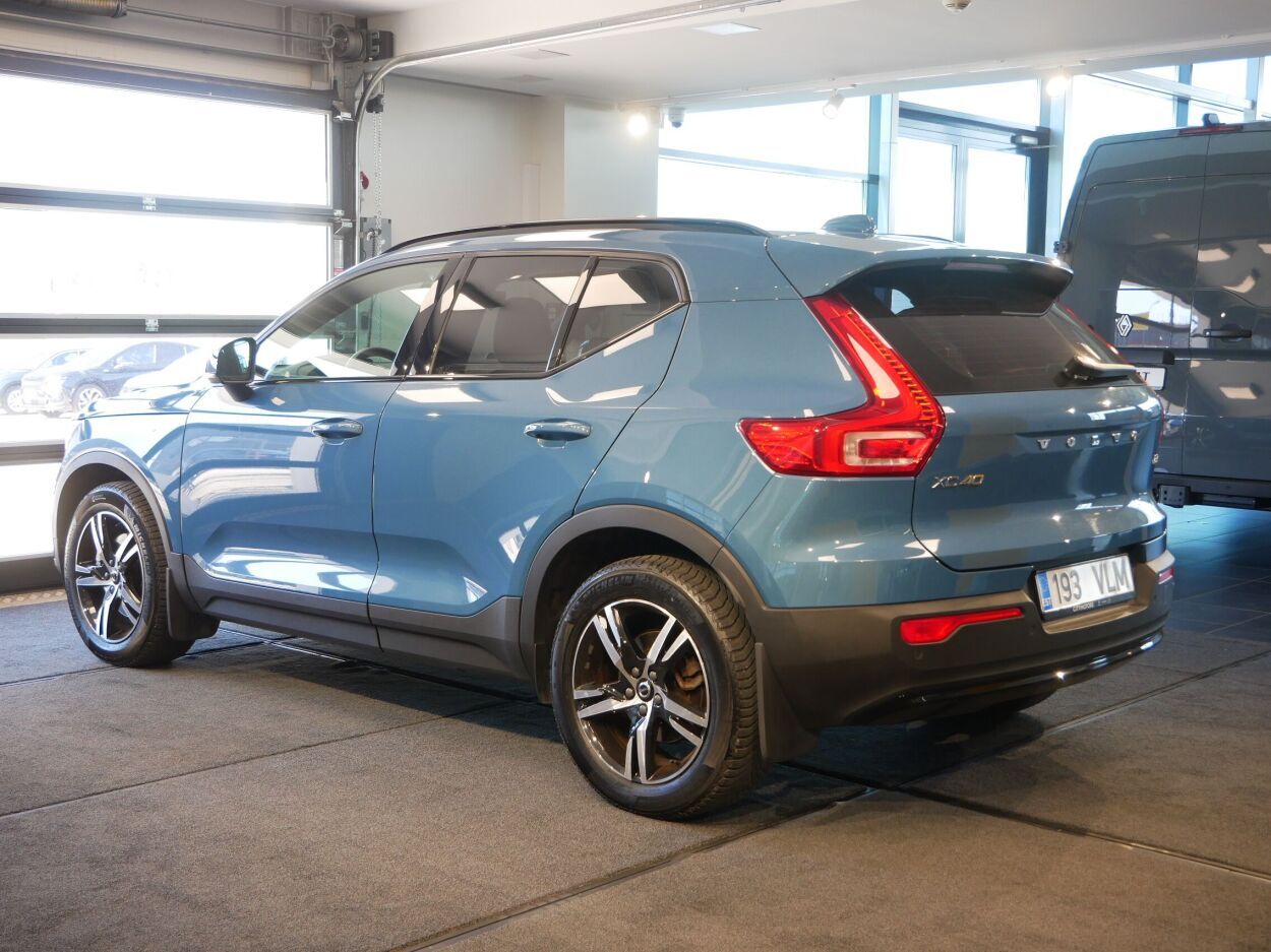 Volvo XC40 2023, photo 4/13