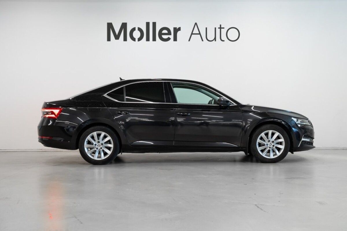 Škoda Superb 2021, photo 4/27