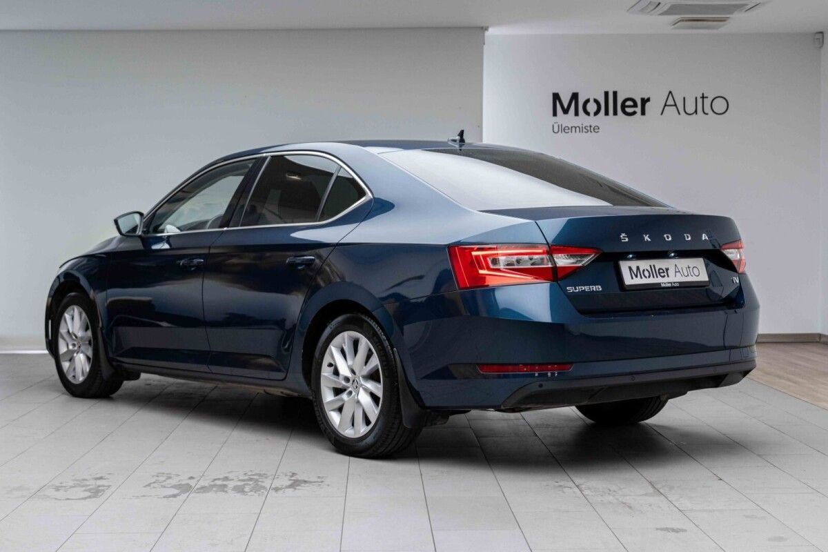 Škoda Superb 2020, photo 4/16
