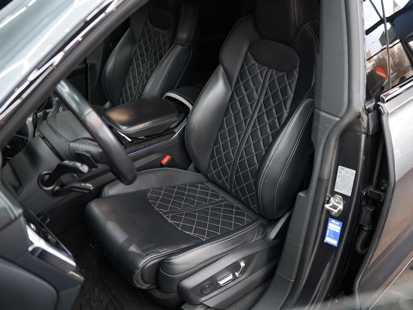 Audi Q8 2018, photo 6/13