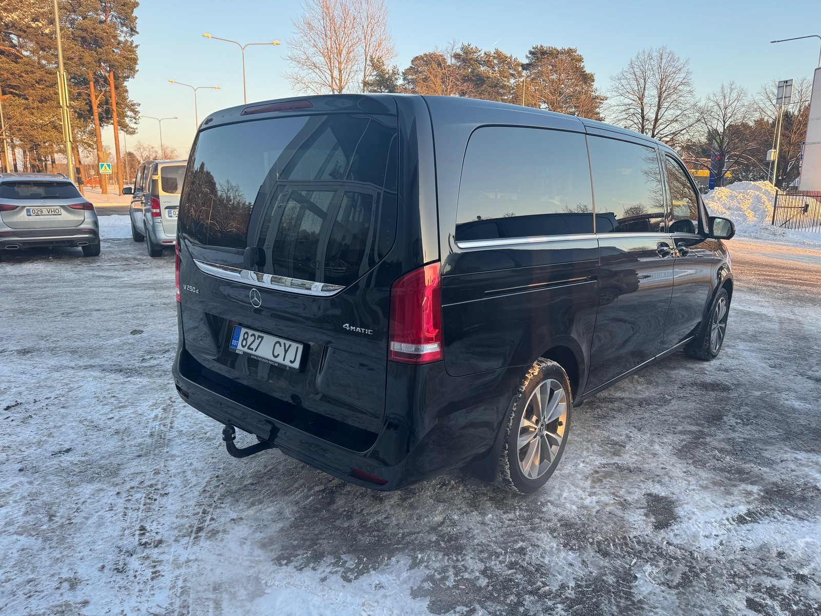 Mercedes-Benz V 250 2022, kuva 4/11