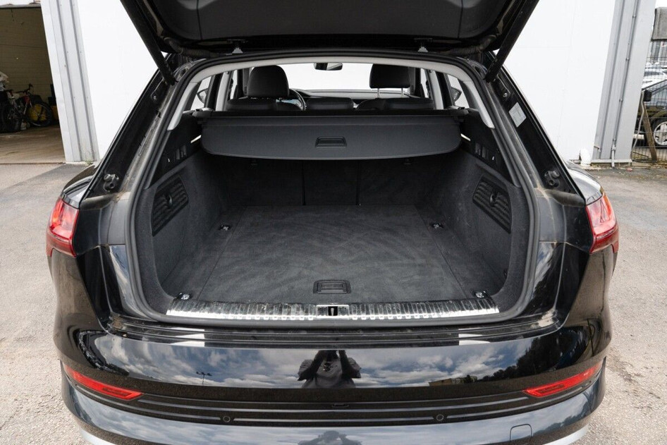 Audi e-tron, 2022, 300 kW, electric, automatic, four-wheel drive