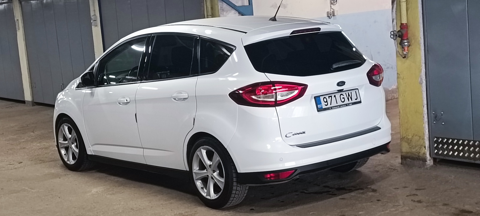 Ford C-Max 2016, photo 4/15